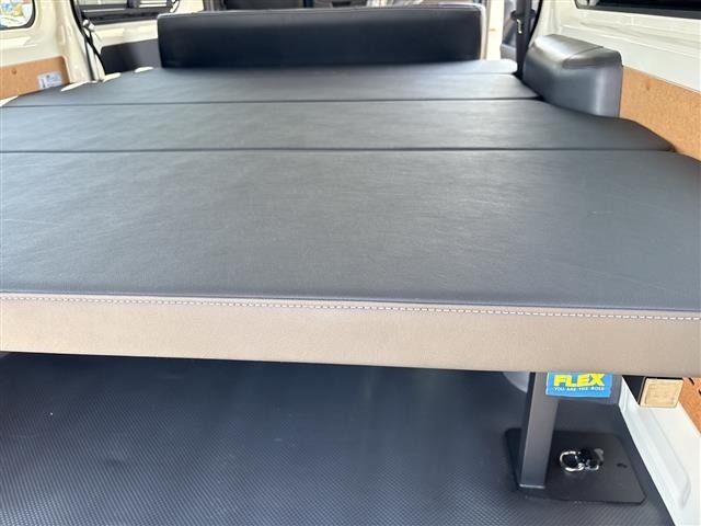 Toyota HIACE VAN 2025 7231112-6