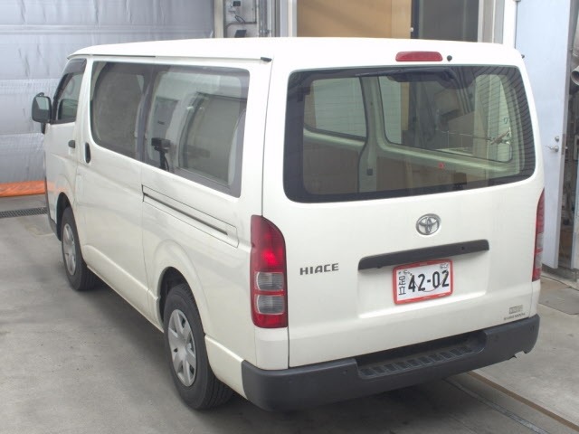 Toyota HIACE VAN 2022 7231937-1