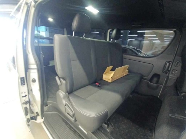Toyota HIACE VAN 2023 7231979-12
