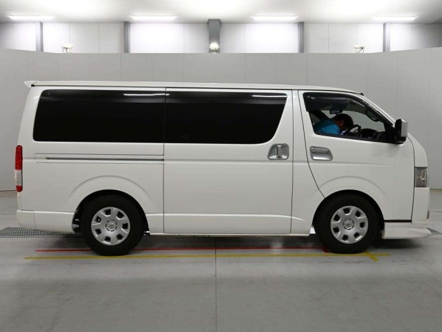 Toyota HIACE VAN 2023 7231979-3