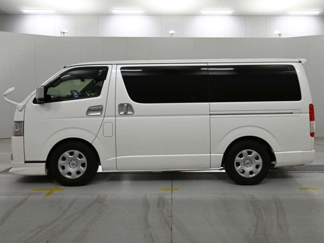 Toyota HIACE VAN 2023 7231979-4