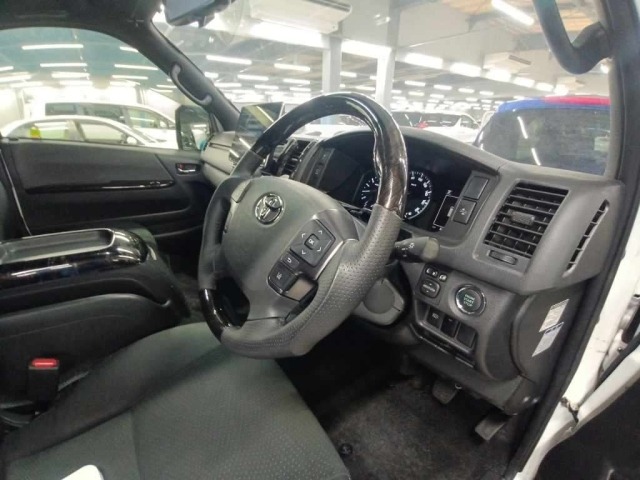 Toyota HIACE VAN 2023 7231979-9