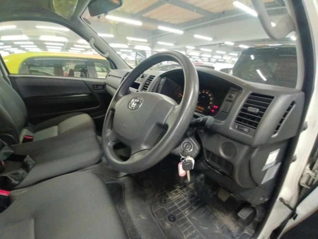 Toyota HIACE VAN 2016 7231994-9
