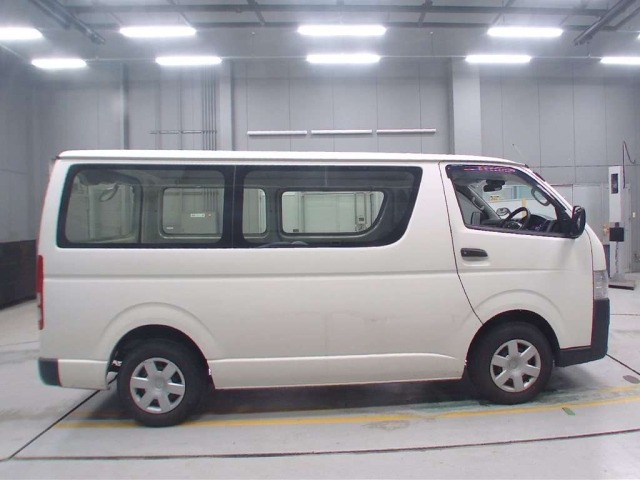 Toyota HIACE VAN 2020 7232019-3