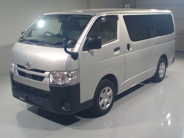 Toyota HIACE VAN 2023 7232038-0