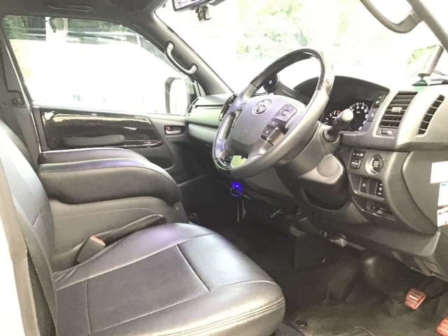Toyota HIACE VAN 2024 7232043-5