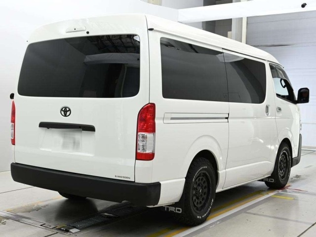 Toyota HIACE VAN 2022 7232087-1