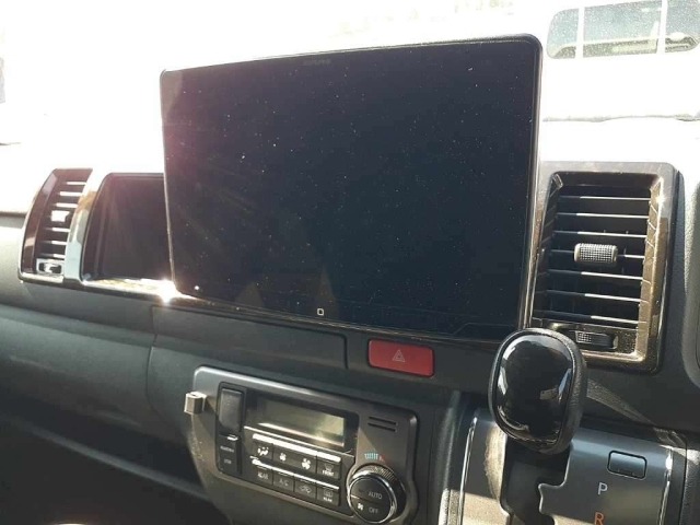 Toyota HIACE VAN 2022 7232087-12
