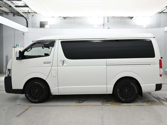 Toyota HIACE VAN 2022 7232087-4