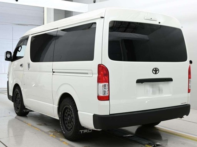Toyota HIACE VAN 2022 7232087-6