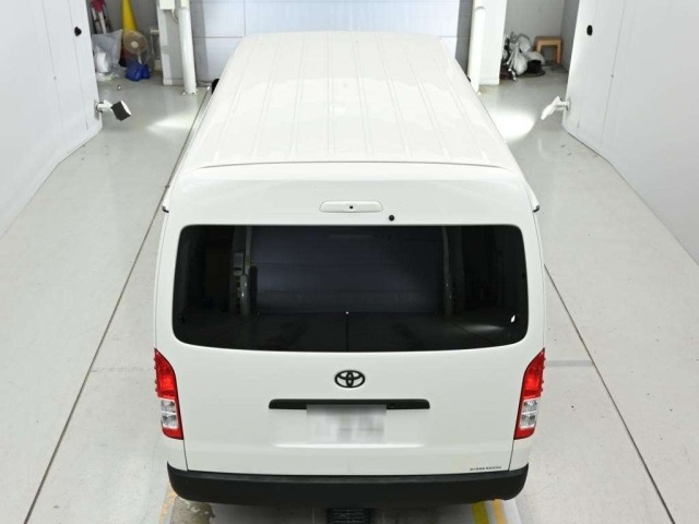 Toyota HIACE VAN 2022 7232087-8
