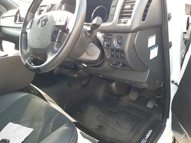 Toyota HIACE VAN 2022 7232087-9