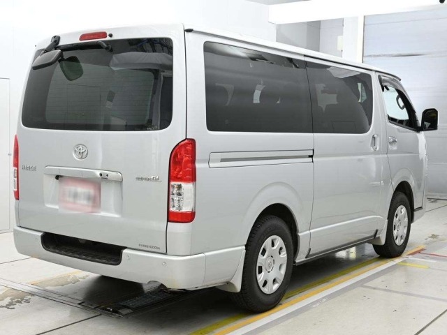 Toyota HIACE VAN 2022 7232091-1