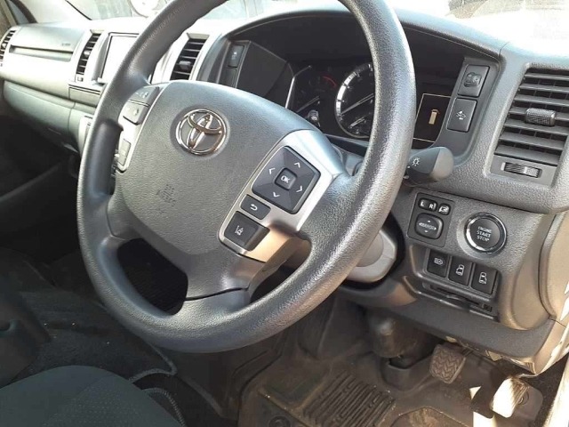 Toyota HIACE VAN 2022 7232091-9