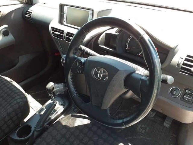Toyota IQ 2009 7212364-7