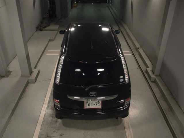 Toyota ISIS 2012 7228749-7