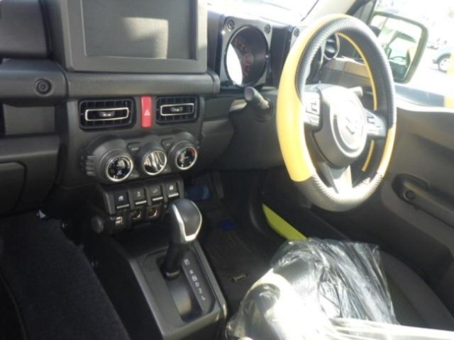 Suzuki JIMNY 2025 7236014-3