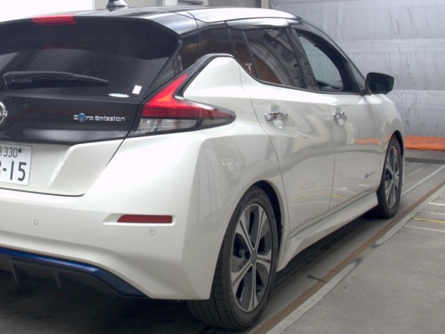 Nissan LEAF 2022 7234672-5