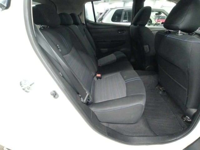 Nissan LEAF 2018 7234673-12