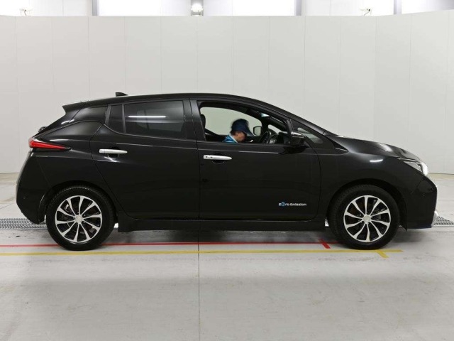 Nissan LEAF 2021 7234674-3