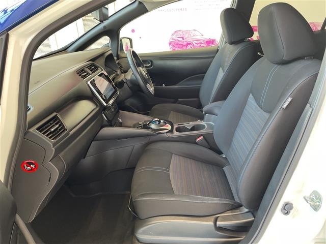 Nissan LEAF 2021 7234727-8
