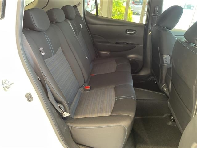 Nissan LEAF 2021 7234727-9