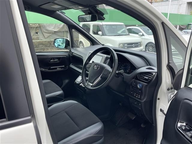 Toyota NOAH 2018 7206247-12