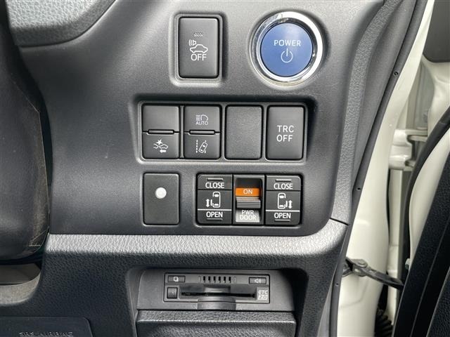 Toyota NOAH 2018 7206247-8