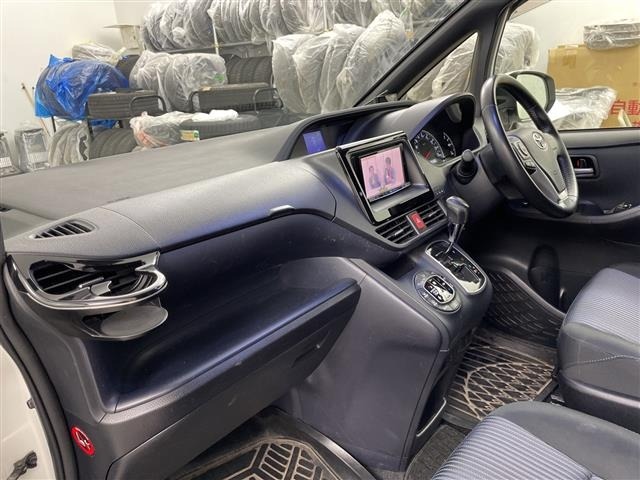 Toyota NOAH 2014 7206258-6
