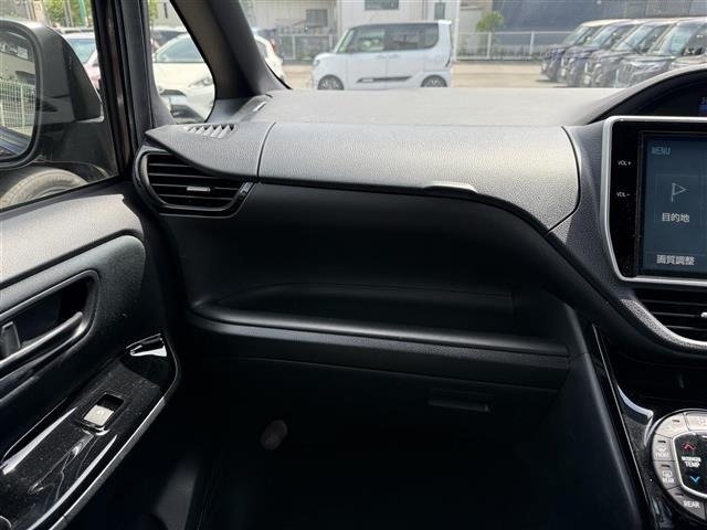 Toyota NOAH 2017 7206269-12