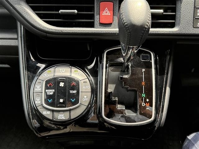 Toyota NOAH 2017 7206269-2
