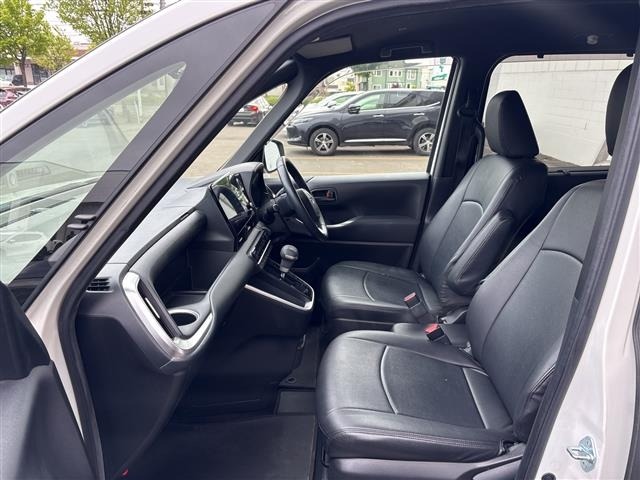 Toyota NOAH 2022 7206276-3