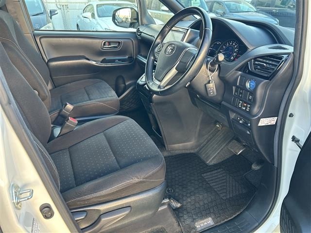 Toyota NOAH 2019 7206277-6