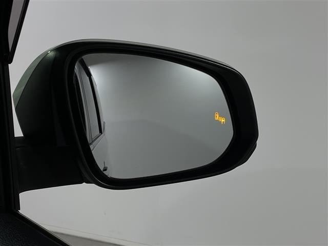 Toyota NOAH 2022 7206297-1