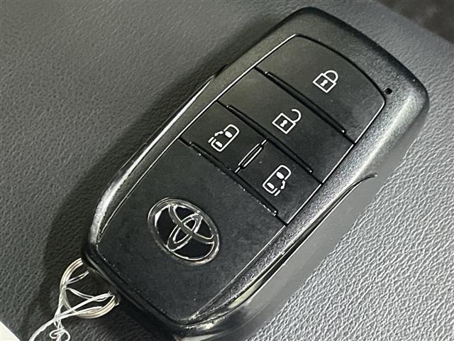 Toyota NOAH 2022 7206298-10
