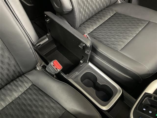 Toyota NOAH 2022 7206298-22