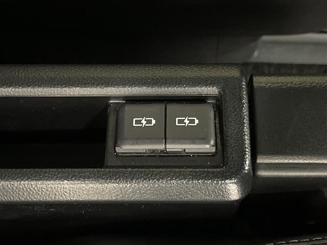 Toyota NOAH 2022 7206298-7