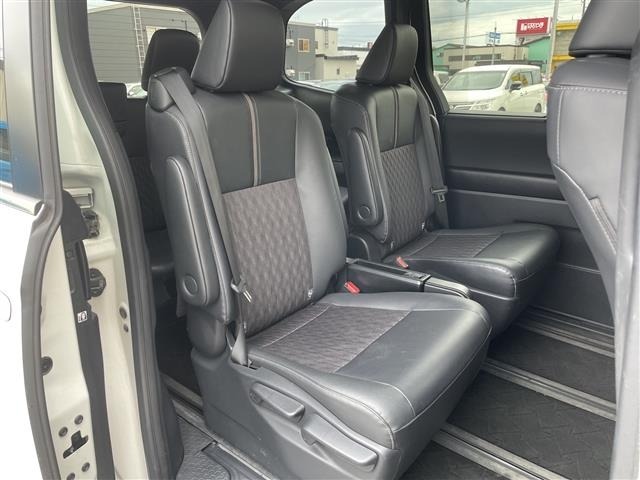 Toyota NOAH 2024 7206302-4