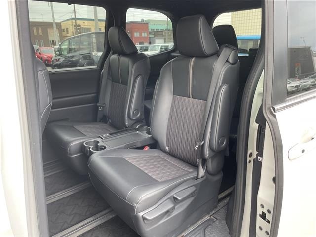 Toyota NOAH 2024 7206302-6