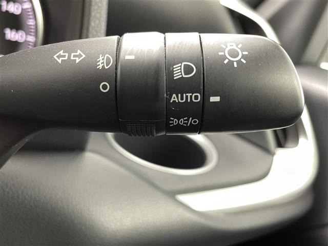 Toyota NOAH 2022 7206309-3