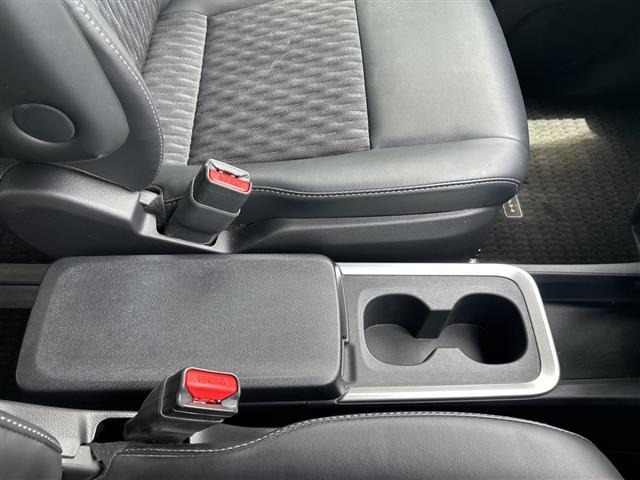 Toyota NOAH 2023 7206329-4
