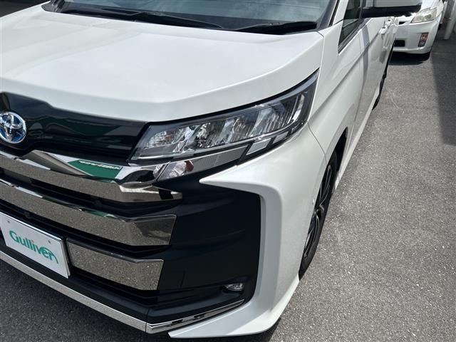 Toyota NOAH 2023 7206329-7