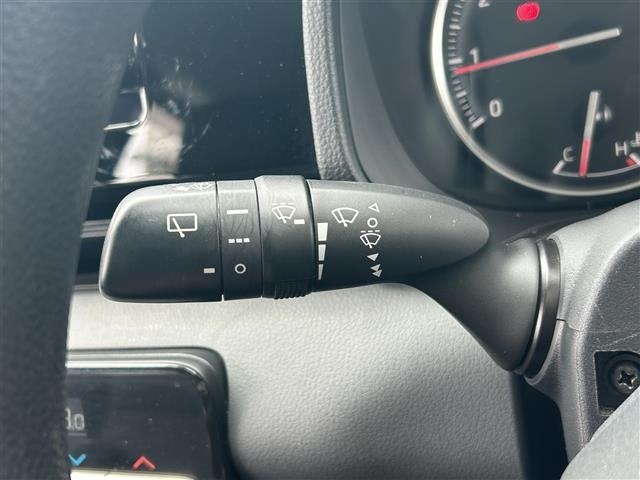 Toyota NOAH 2022 7206330-12