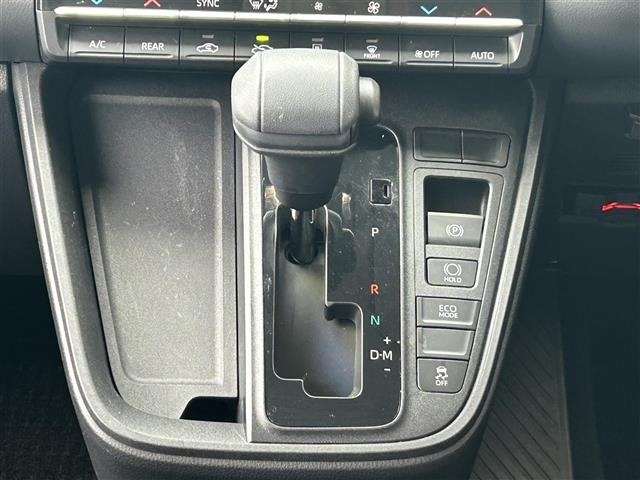 Toyota NOAH 2022 7206330-3