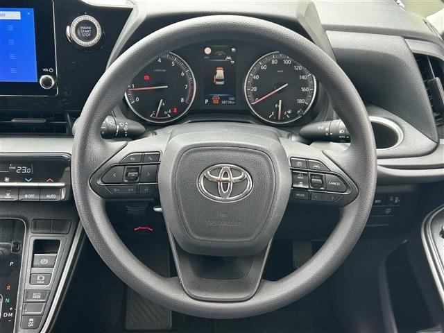 Toyota NOAH 2022 7206330-9