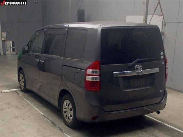 Toyota NOAH 2011 7206343-1
