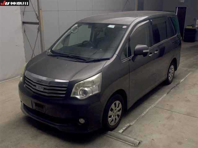 Toyota NOAH 2011 7206343-3