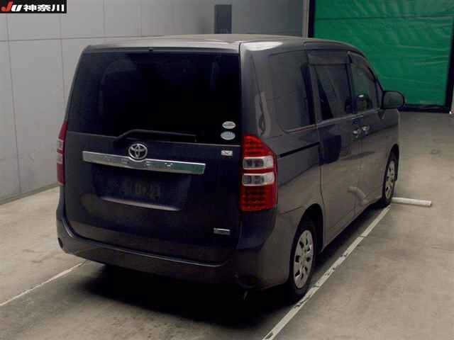 Toyota NOAH 2011 7206343-4