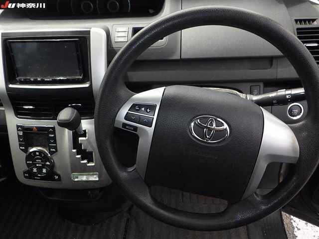 Toyota NOAH 2011 7206343-6
