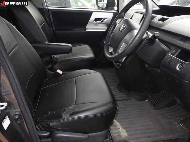 Toyota NOAH 2011 7206343-8